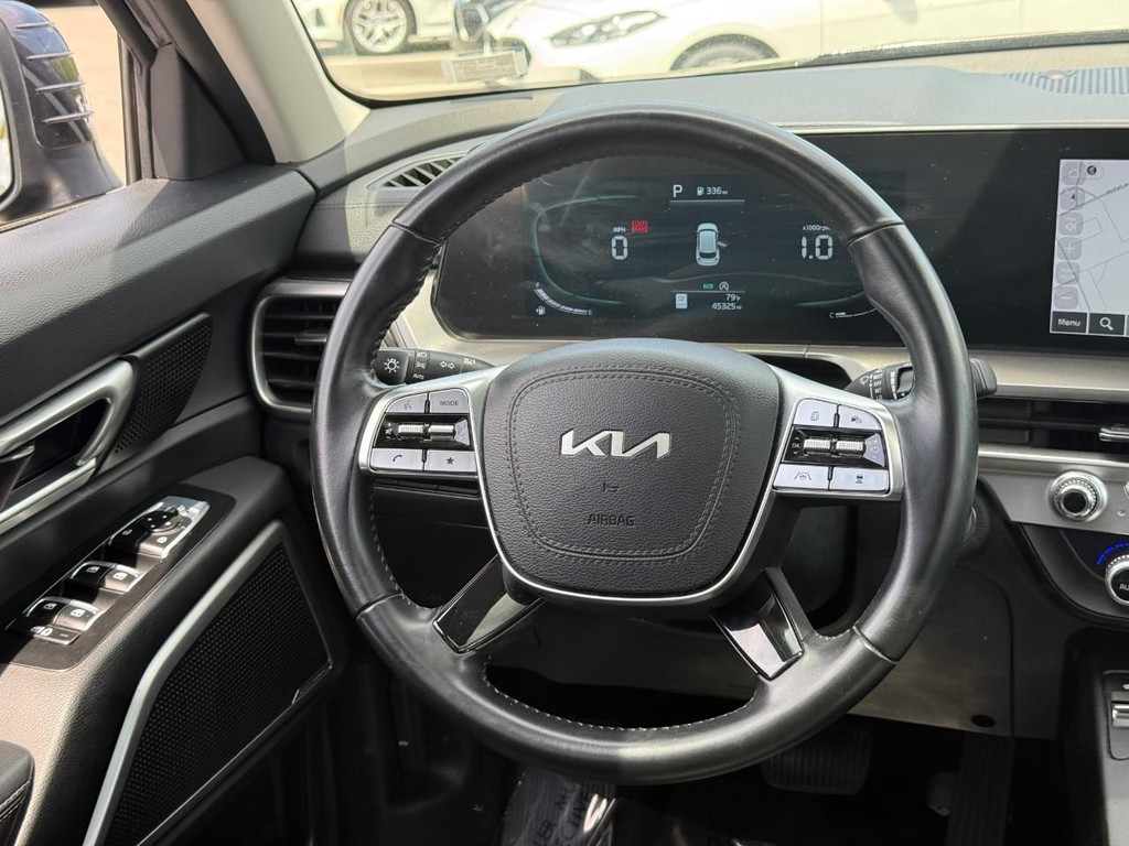 Kia Telluride Vehicle Full-screen Gallery Image 12