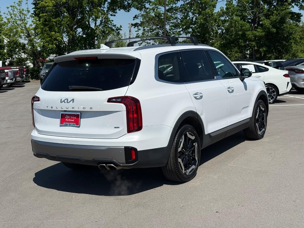 Kia Telluride Vehicle Full-screen Gallery Image 03