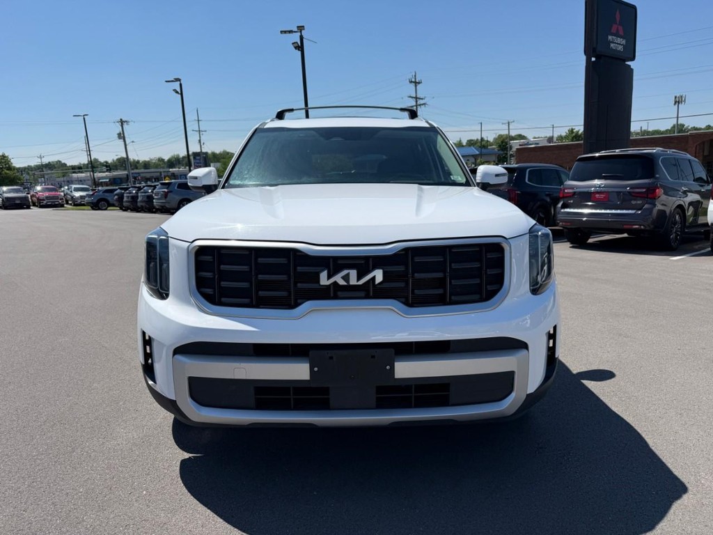 Kia Telluride Vehicle Full-screen Gallery Image 11