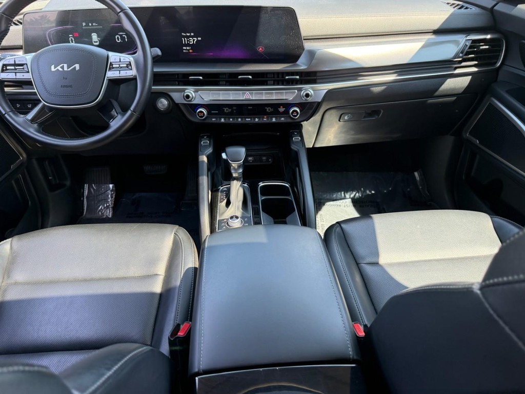 Kia Telluride Vehicle Full-screen Gallery Image 14