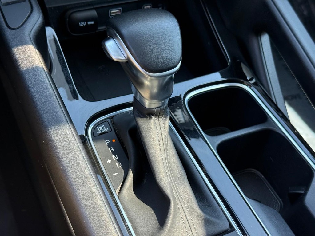 Kia Telluride Vehicle Full-screen Gallery Image 24