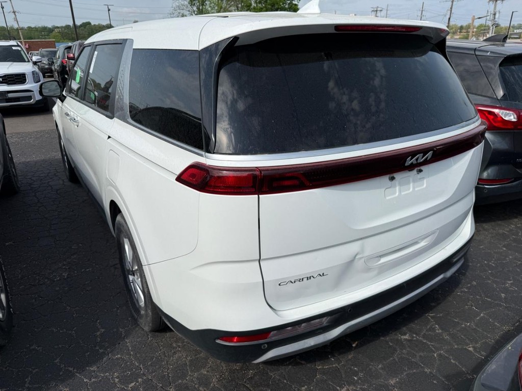 Kia Carnival Vehicle Full-screen Gallery Image 04