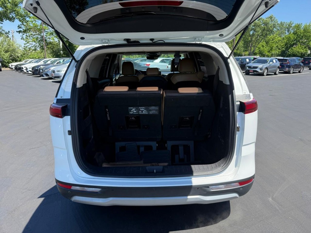 Kia Carnival Vehicle Full-screen Gallery Image 06