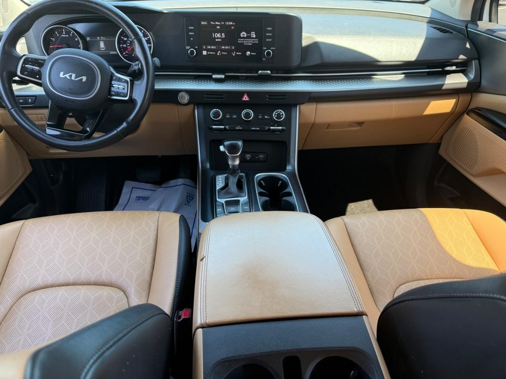 Kia Carnival Vehicle Full-screen Gallery Image 11