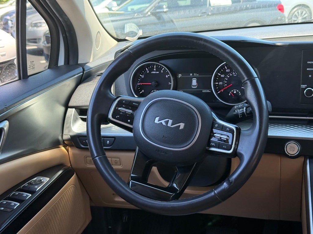 Kia Carnival Vehicle Full-screen Gallery Image 12