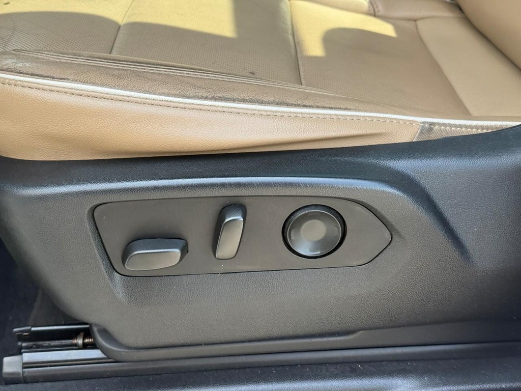 Chevrolet Tahoe Vehicle Full-screen Gallery Image 18