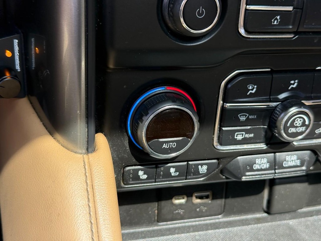 Chevrolet Tahoe Vehicle Full-screen Gallery Image 22