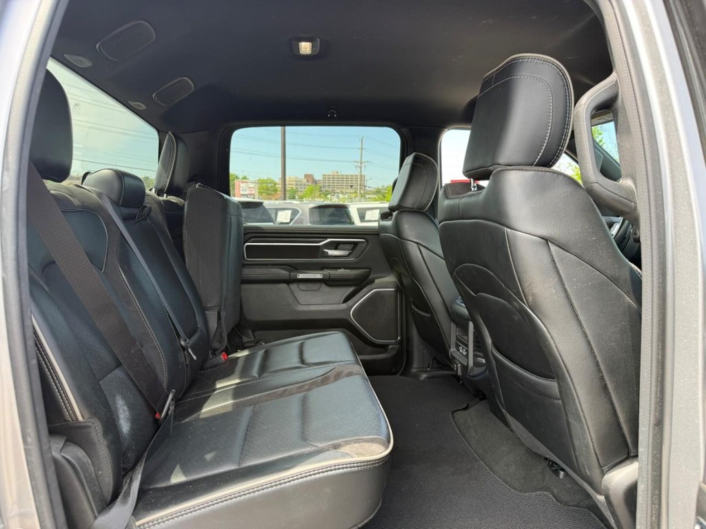 Ram 1500 Vehicle Full-screen Gallery Image 10