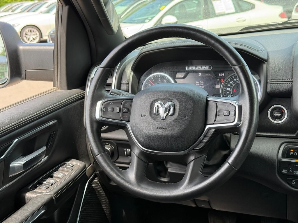 Ram 1500 Vehicle Full-screen Gallery Image 12