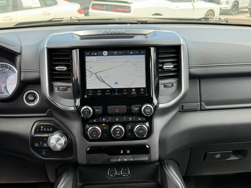 Ram 1500 Vehicle Full-screen Gallery Image 13