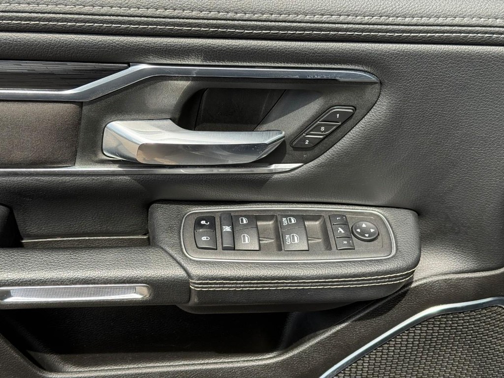Ram 1500 Vehicle Full-screen Gallery Image 15