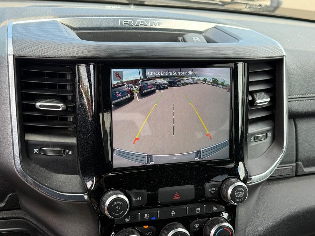 Ram 1500 Vehicle Full-screen Gallery Image 24