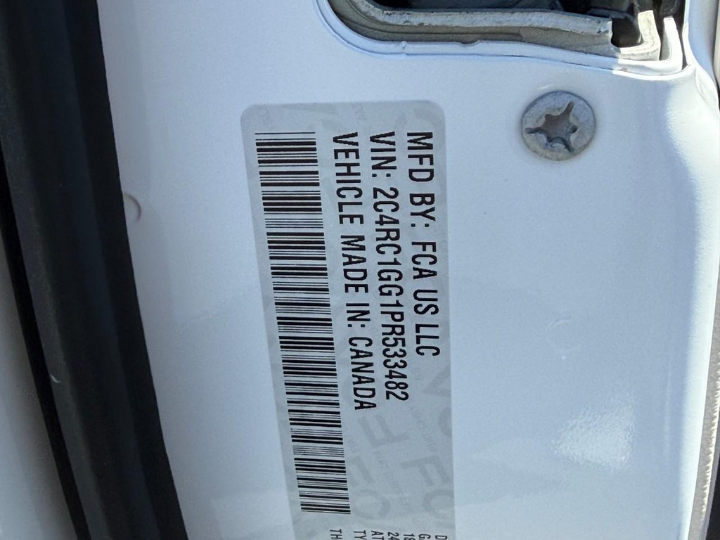 Chrysler Pacifica Vehicle Full-screen Gallery Image 27