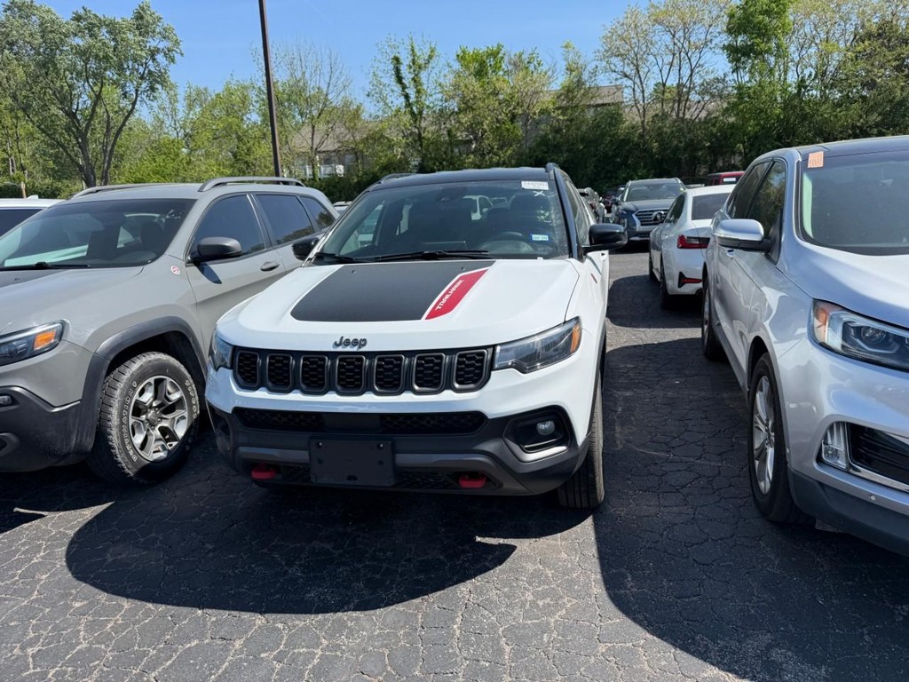 Jeep Compass Vehicle Full-screen Gallery Image 04