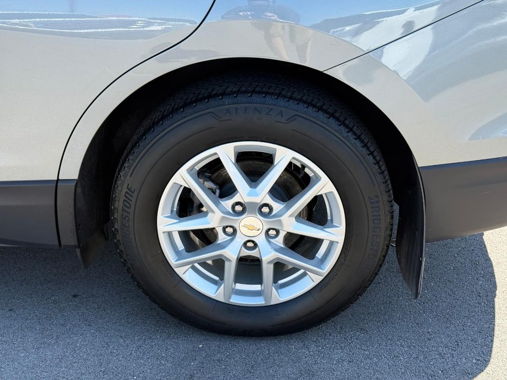 Chevrolet Equinox Vehicle Full-screen Gallery Image 05