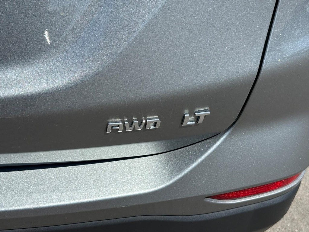 Chevrolet Equinox Vehicle Full-screen Gallery Image 06