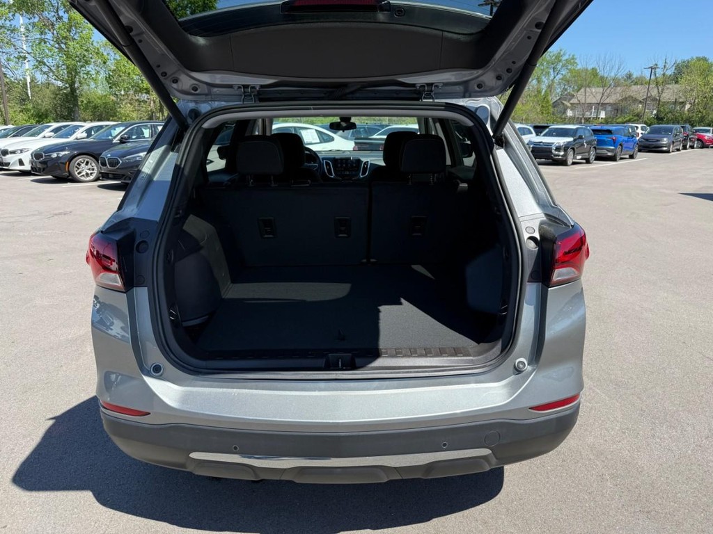 Chevrolet Equinox Vehicle Full-screen Gallery Image 07