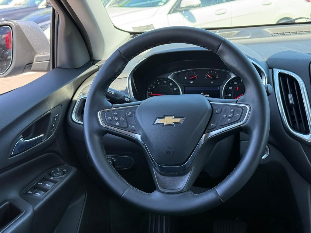 Chevrolet Equinox Vehicle Full-screen Gallery Image 13