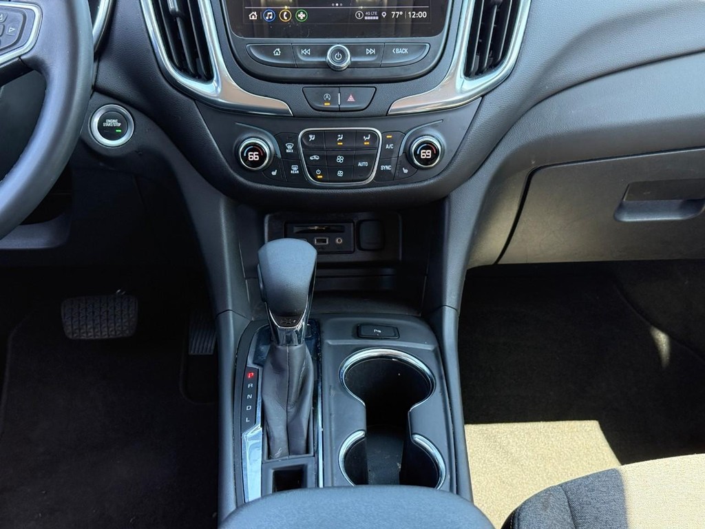 Chevrolet Equinox Vehicle Full-screen Gallery Image 15