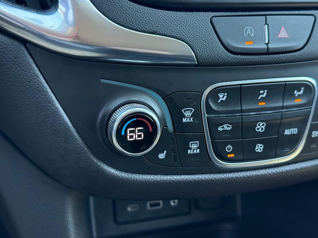 Chevrolet Equinox Vehicle Full-screen Gallery Image 22