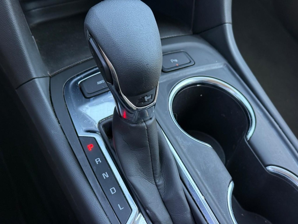 Chevrolet Equinox Vehicle Full-screen Gallery Image 23