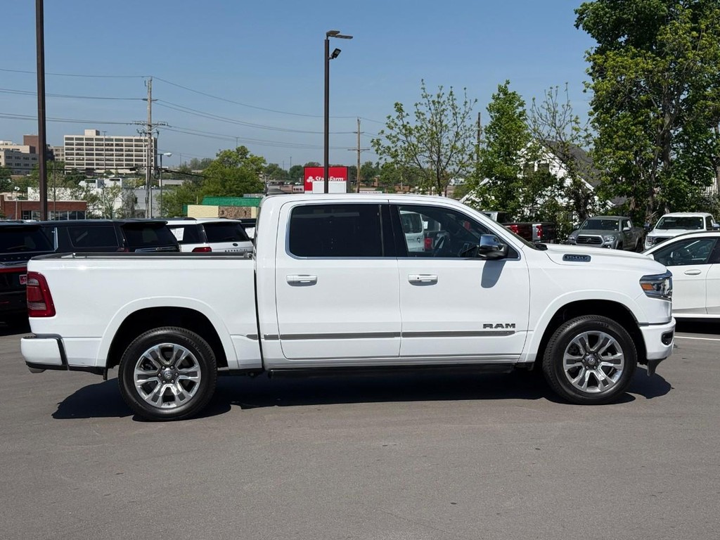 Ram 1500 Vehicle Full-screen Gallery Image 02