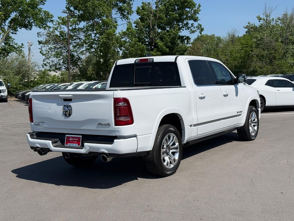 Ram 1500 Vehicle Full-screen Gallery Image 03