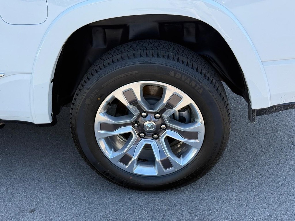Ram 1500 Vehicle Full-screen Gallery Image 05