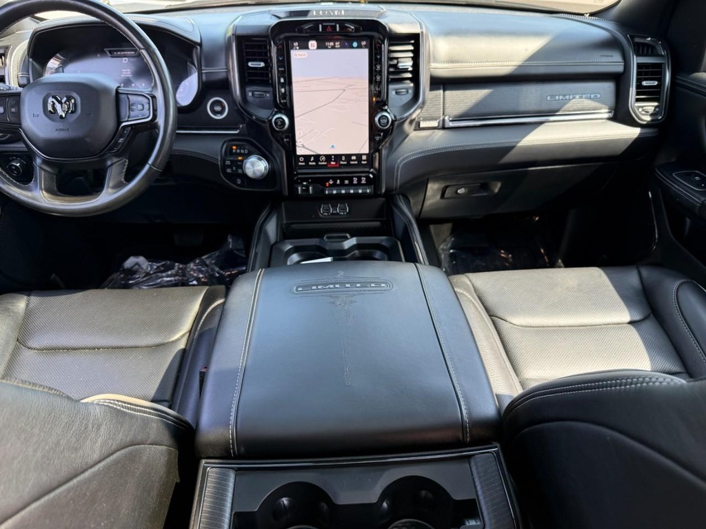 Ram 1500 Vehicle Full-screen Gallery Image 11