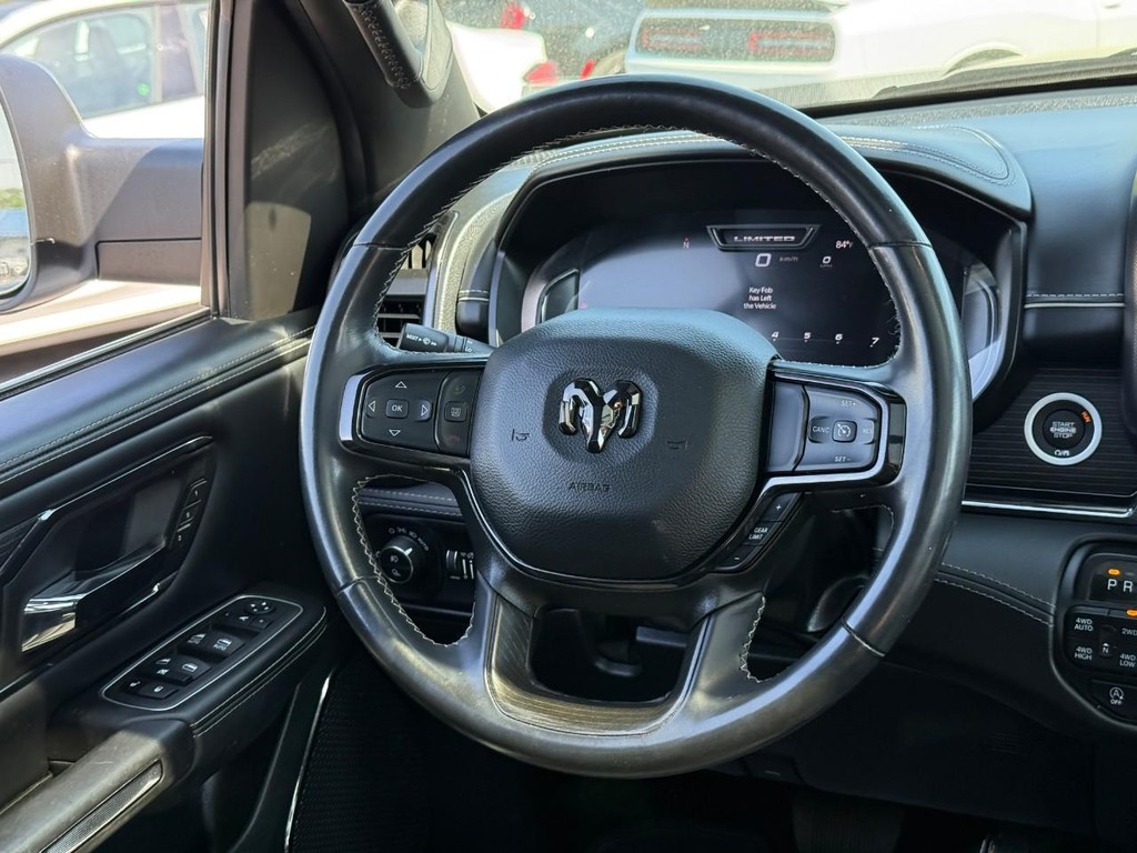 Ram 1500 Vehicle Full-screen Gallery Image 12