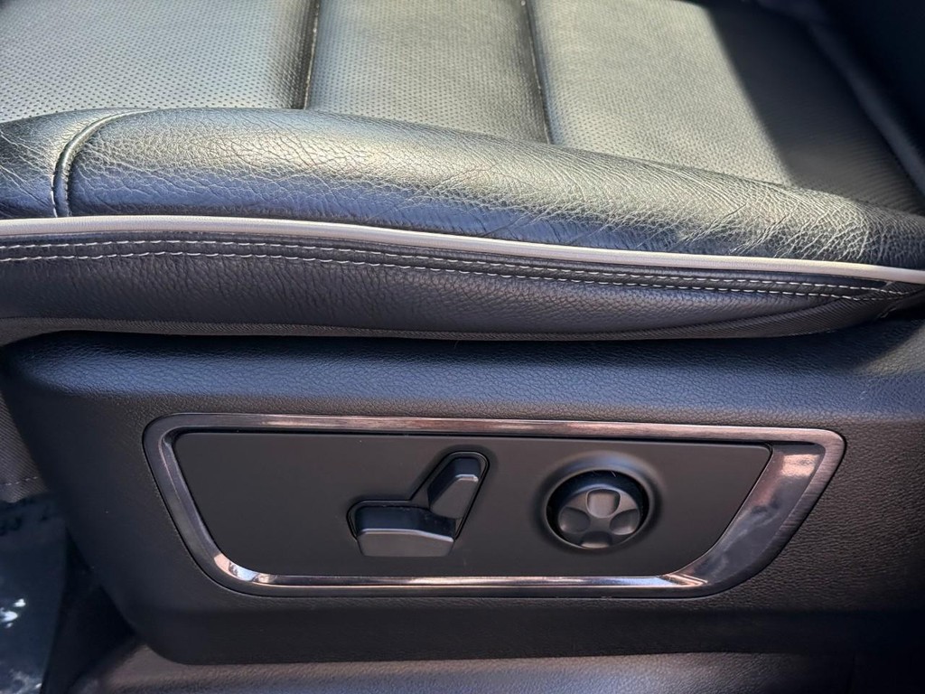 Ram 1500 Vehicle Full-screen Gallery Image 18