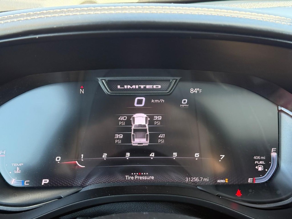 Ram 1500 Vehicle Full-screen Gallery Image 21