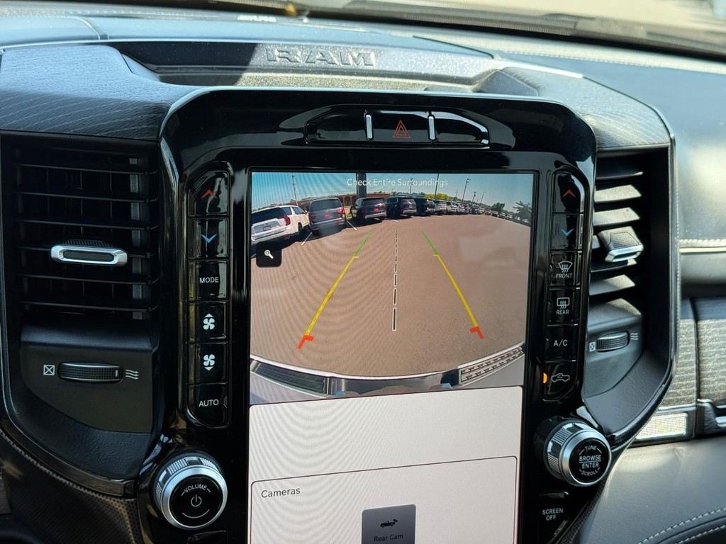 Ram 1500 Vehicle Full-screen Gallery Image 23