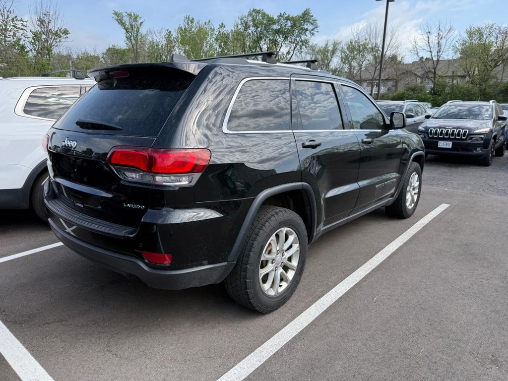 Jeep Grand Cherokee Vehicle Full-screen Gallery Image 03