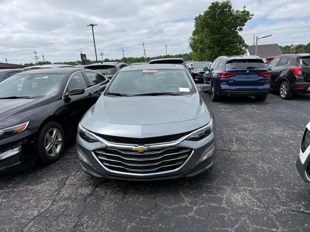 Chevrolet Malibu Vehicle Full-screen Gallery Image 03