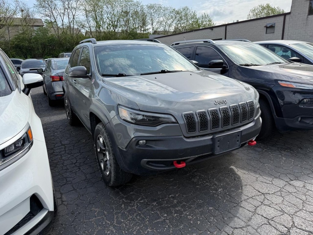 Jeep Cherokee Vehicle Full-screen Gallery Image 02