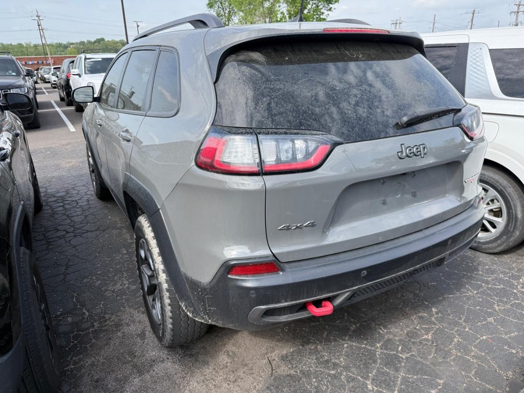 Jeep Cherokee Vehicle Full-screen Gallery Image 04