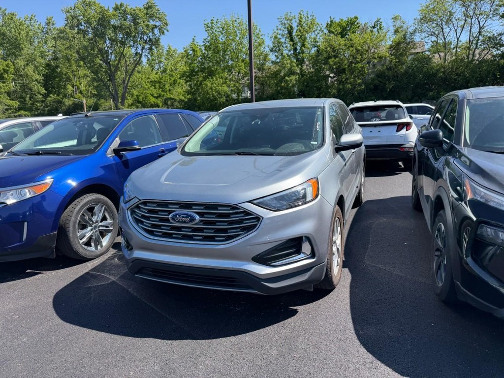 Ford Edge Vehicle Full-screen Gallery Image 03