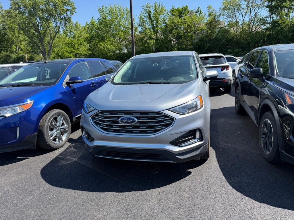Ford Edge Vehicle Full-screen Gallery Image 04