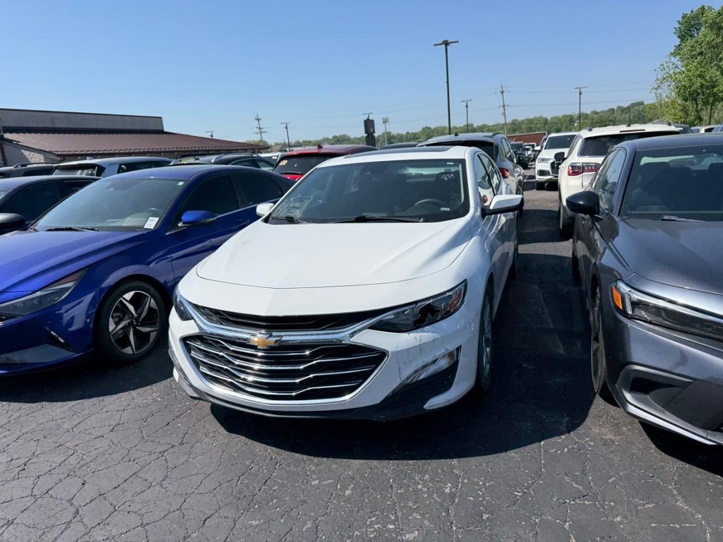 Chevrolet Malibu Vehicle Full-screen Gallery Image 04
