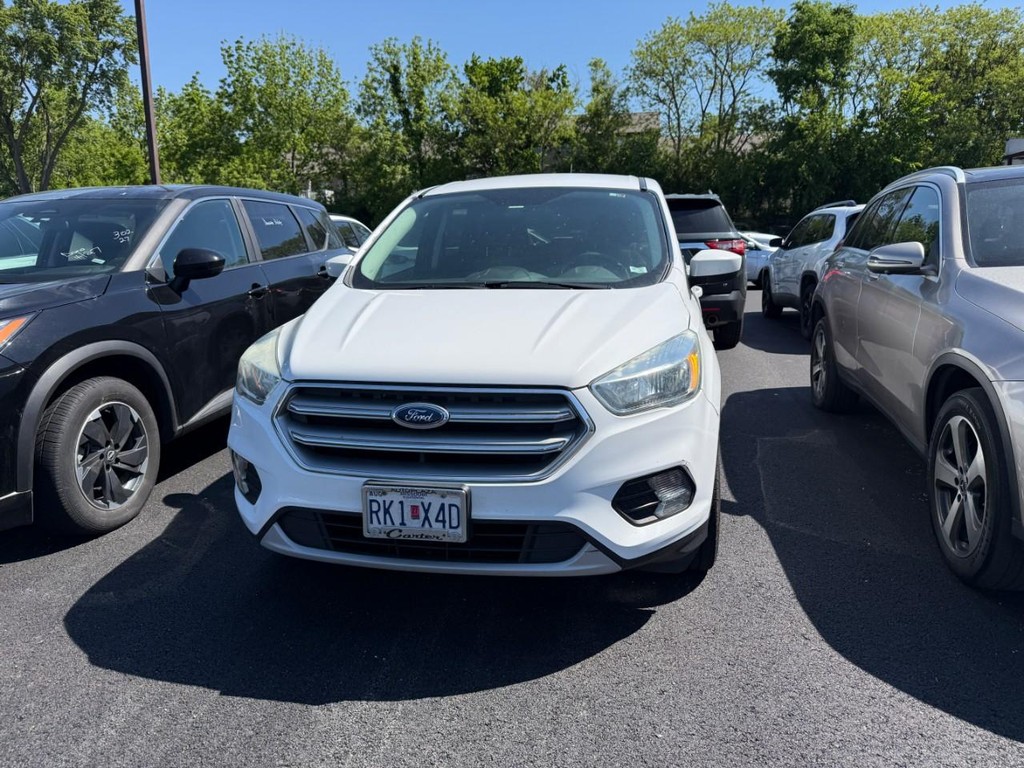 Ford Escape Vehicle Full-screen Gallery Image 04