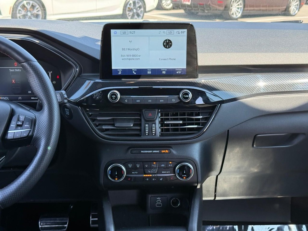 Ford Escape Vehicle Full-screen Gallery Image 14