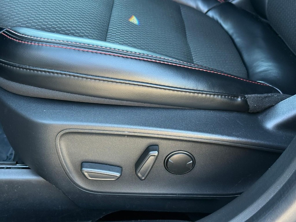 Ford Escape Vehicle Full-screen Gallery Image 20