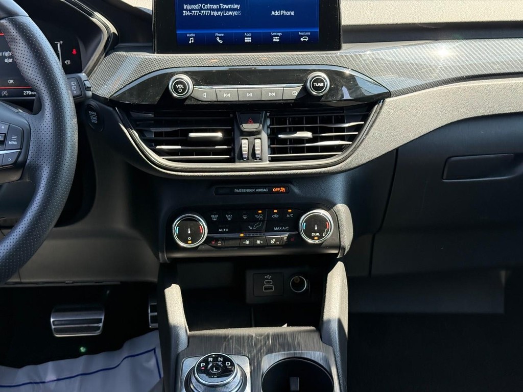 Ford Escape Vehicle Full-screen Gallery Image 15