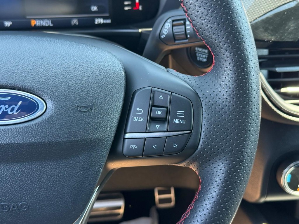 Ford Escape Vehicle Full-screen Gallery Image 22