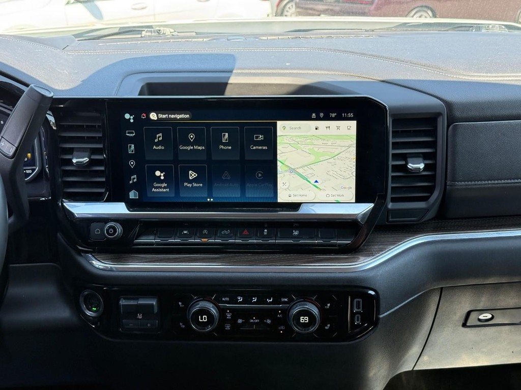 Chevrolet Silverado 1500 Vehicle Full-screen Gallery Image 13