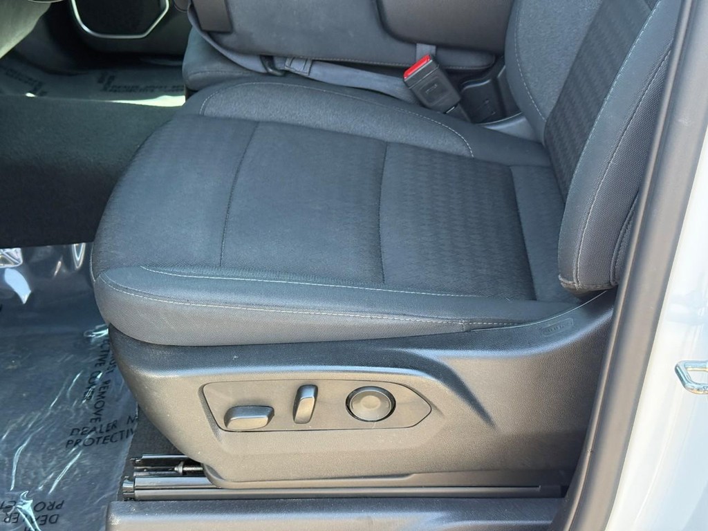 Chevrolet Silverado 1500 Vehicle Full-screen Gallery Image 16