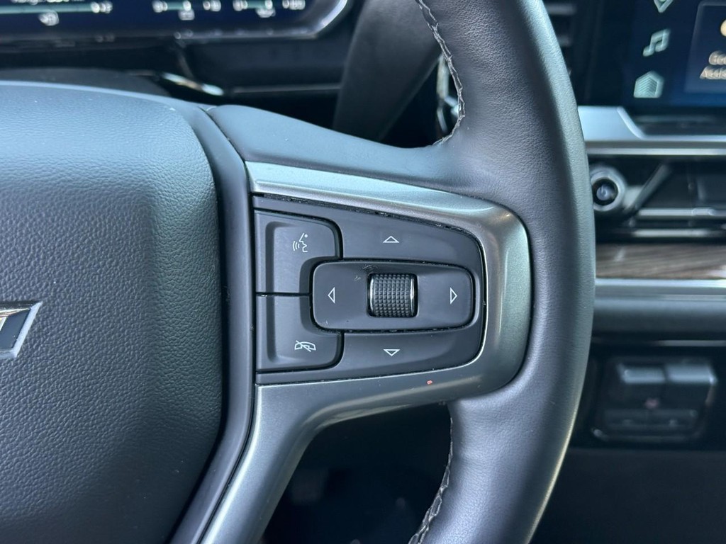 Chevrolet Silverado 1500 Vehicle Full-screen Gallery Image 19