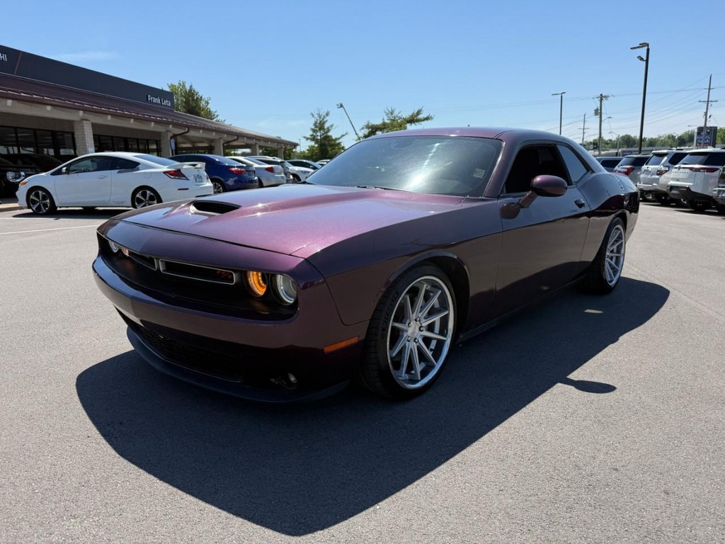Dodge Challenger Vehicle Full-screen Gallery Image 08