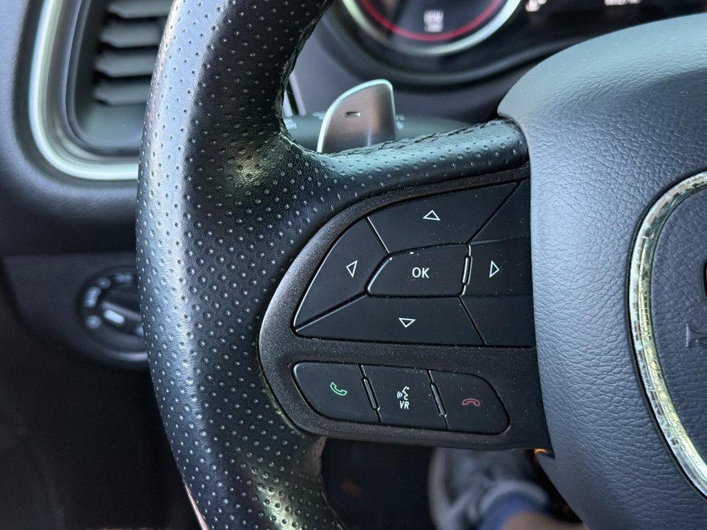 Dodge Challenger Vehicle Full-screen Gallery Image 15